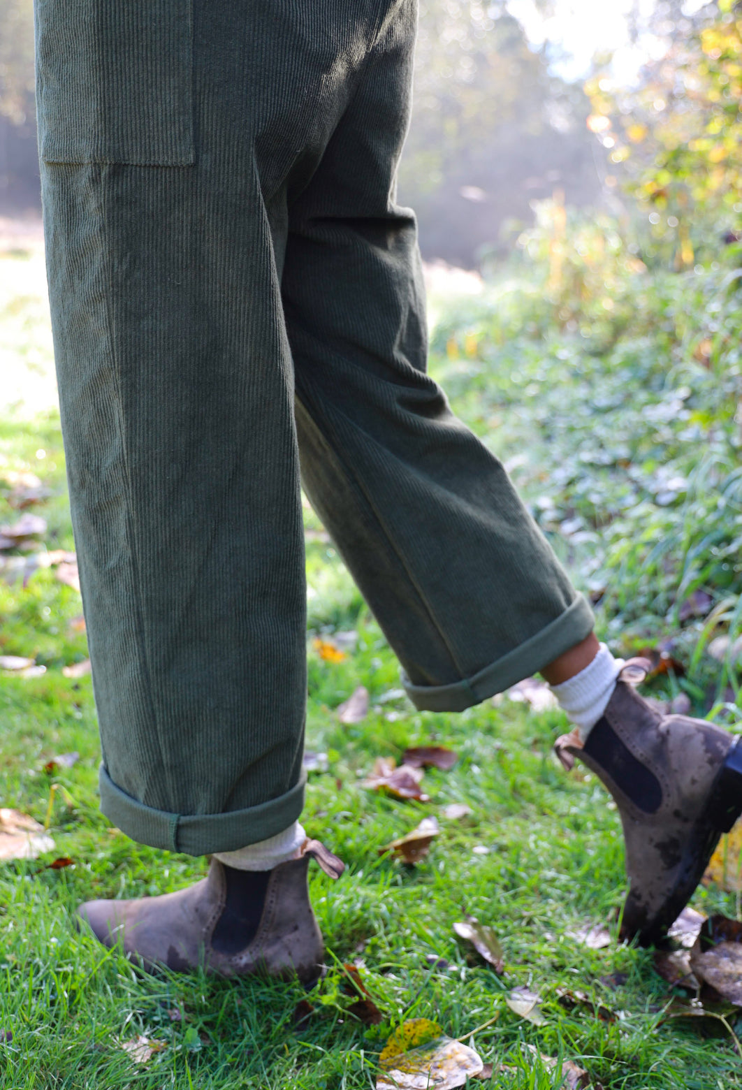 Marketplace - M - Wanderer Wide Leg Dungarees - 8 Wale Corduroy - Moss