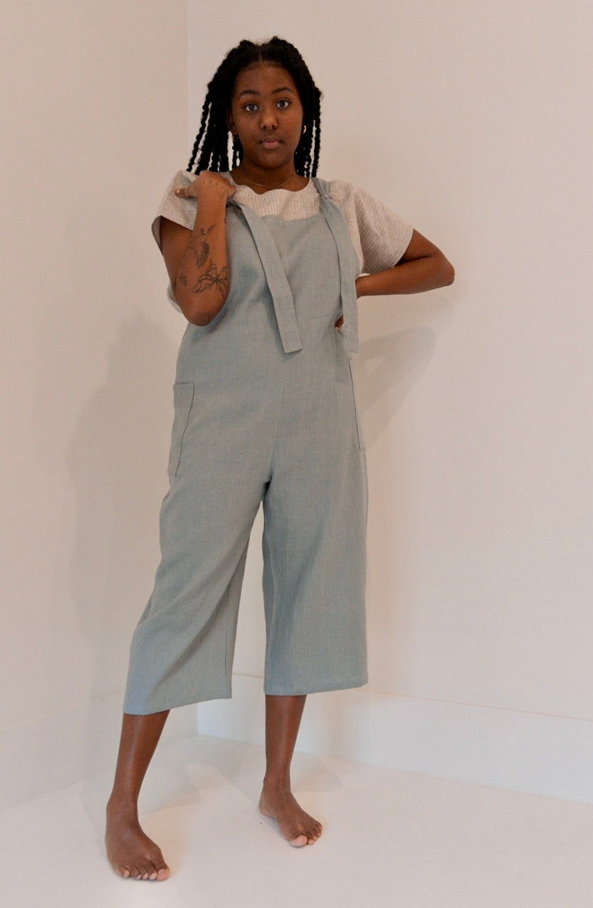Marketplace - L - Dungaree Wide Leg Pedal Pushers - Linen - Arctic Blue