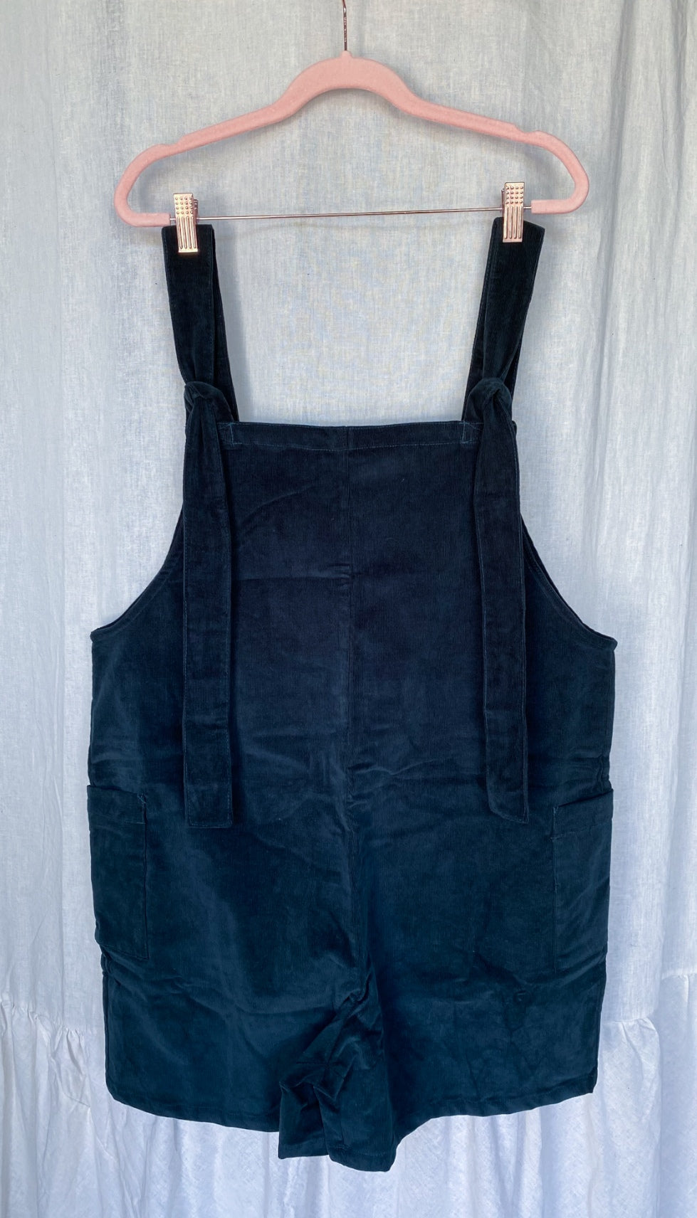 Marketplace - L - Liquorice 21 Wale corduroy - Dungaree Shorts