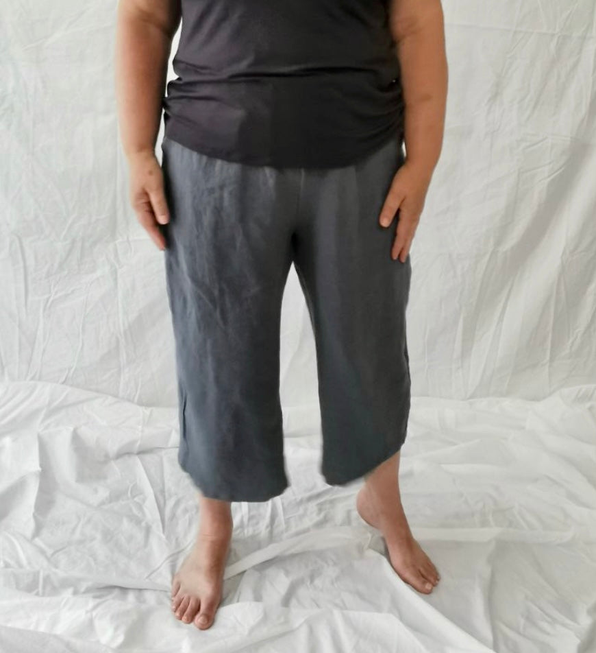 The Pedal Pushers - Antique Linen