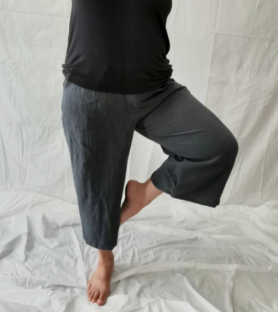 The Pedal Pushers - Antique Linen