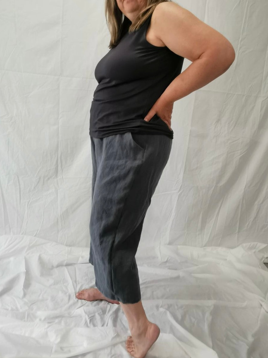 The Pedal Pushers - Antique Linen