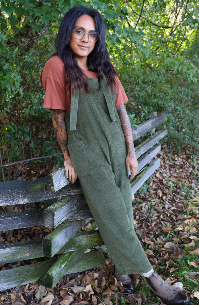 Marketplace - Medium - Wanderer Wide Leg Dungarees - 8 Wale Corduroy - Moss